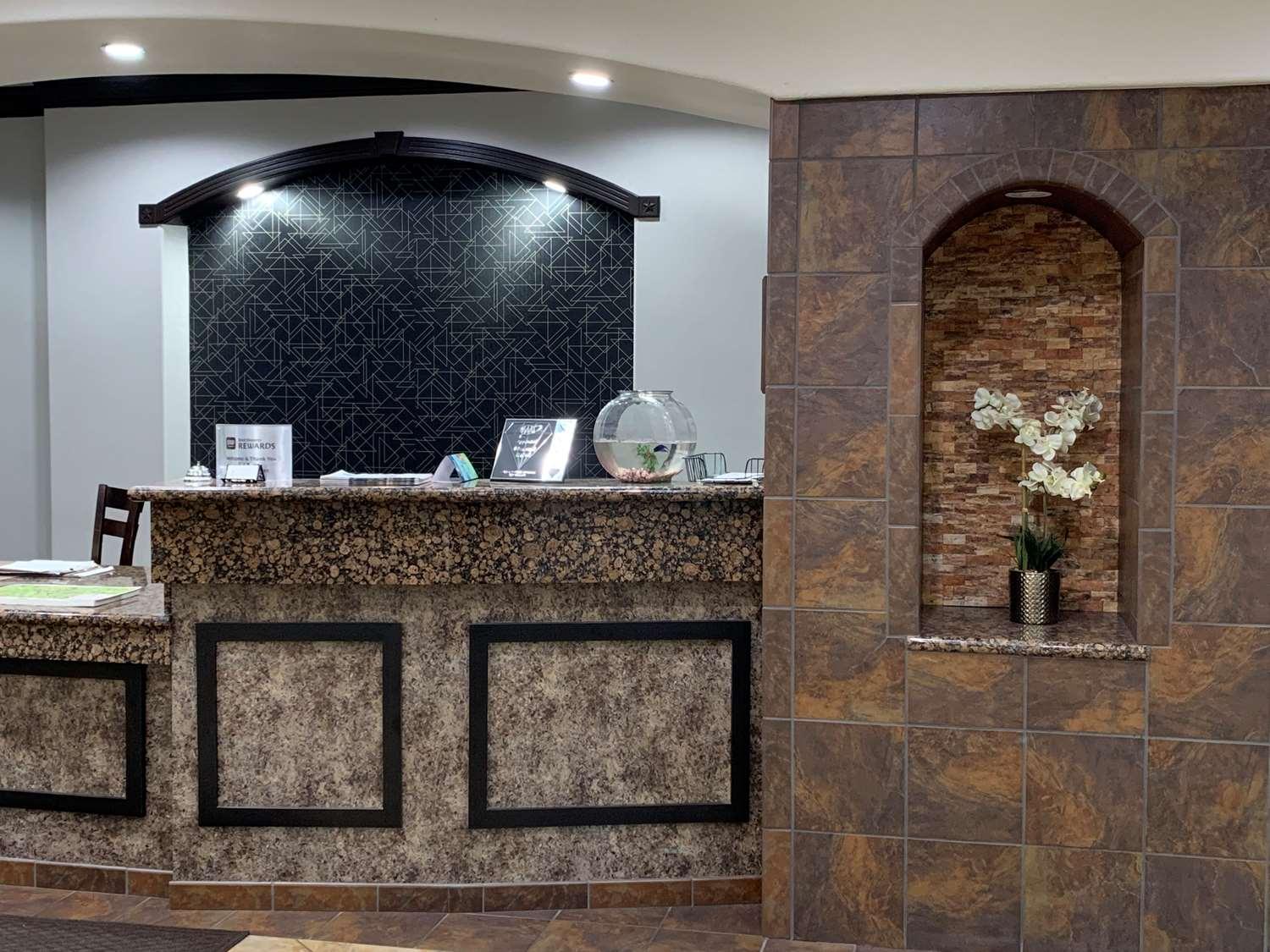 Surestay Plus Hotel By Best Western Near Seaworld Сан Антонио Екстериор снимка