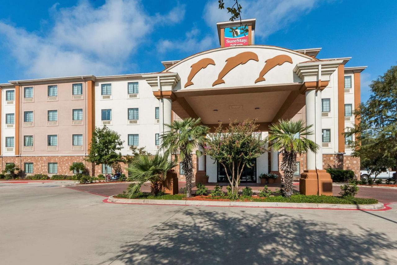 Surestay Plus Hotel By Best Western Near Seaworld Сан Антонио Екстериор снимка