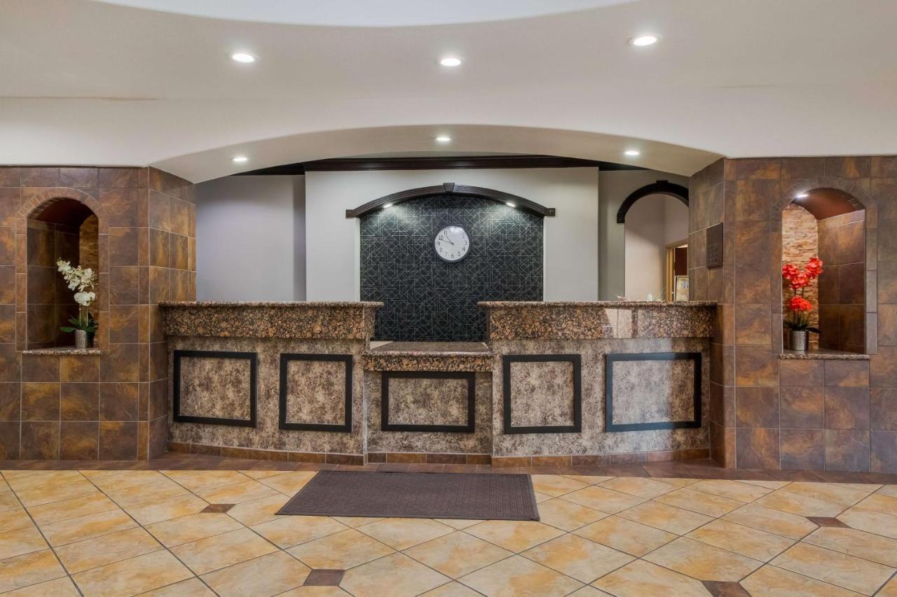 Surestay Plus Hotel By Best Western Near Seaworld Сан Антонио Екстериор снимка