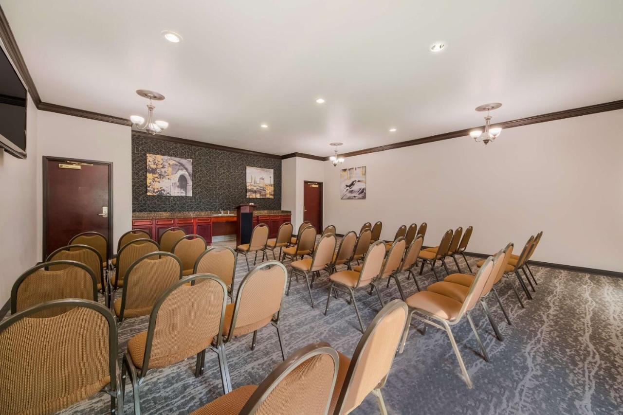 Surestay Plus Hotel By Best Western Near Seaworld Сан Антонио Екстериор снимка