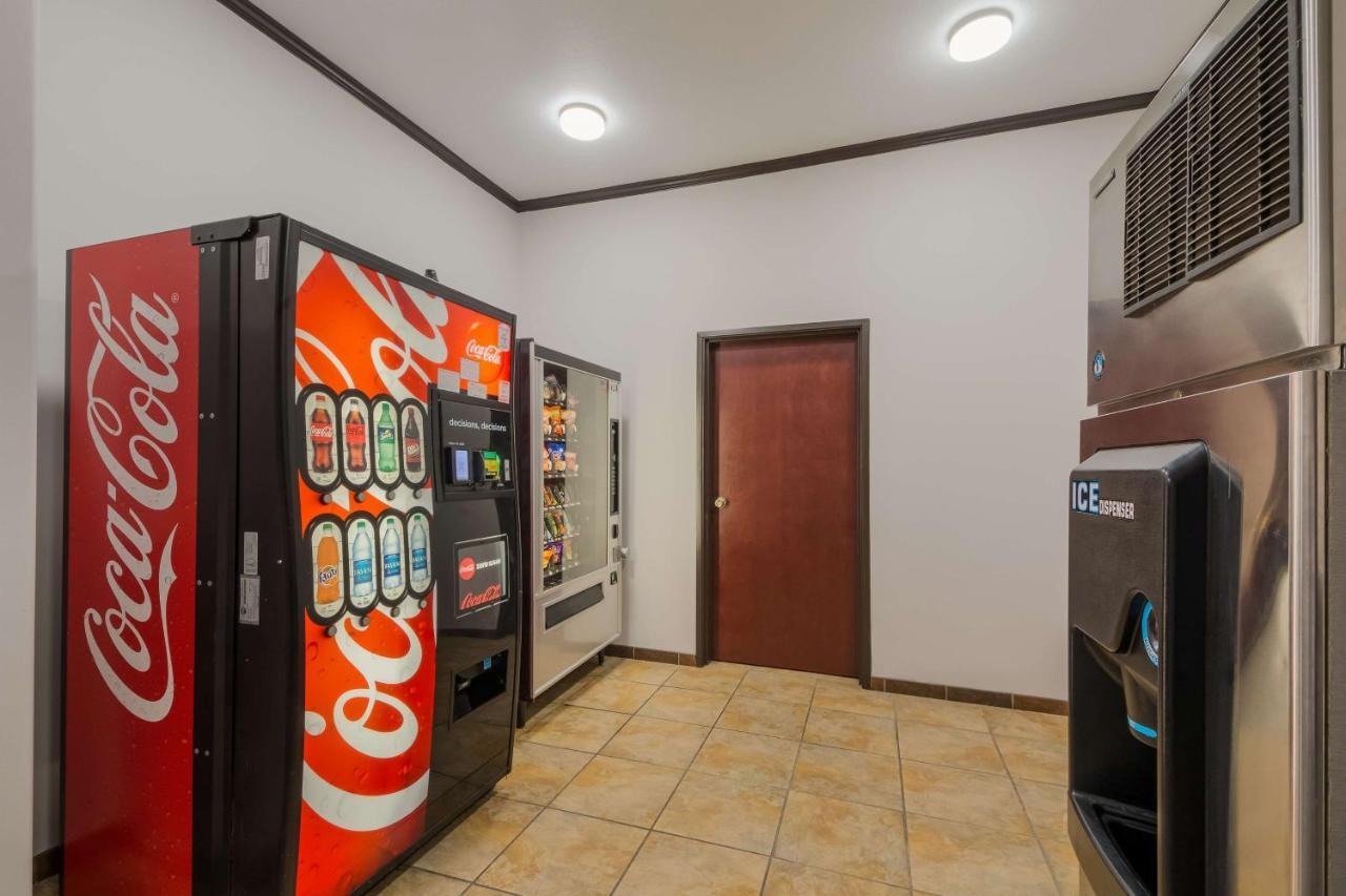 Surestay Plus Hotel By Best Western Near Seaworld Сан Антонио Екстериор снимка