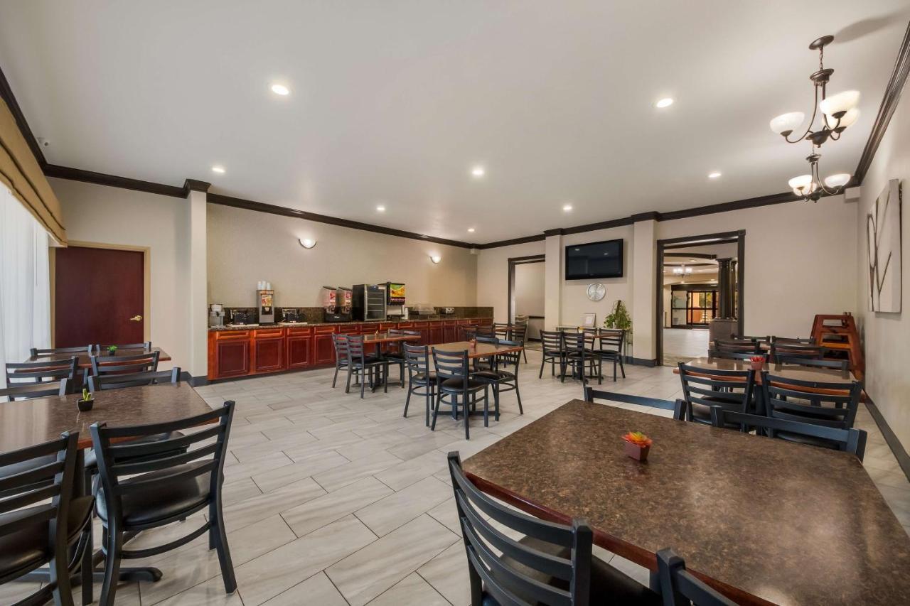 Surestay Plus Hotel By Best Western Near Seaworld Сан Антонио Екстериор снимка