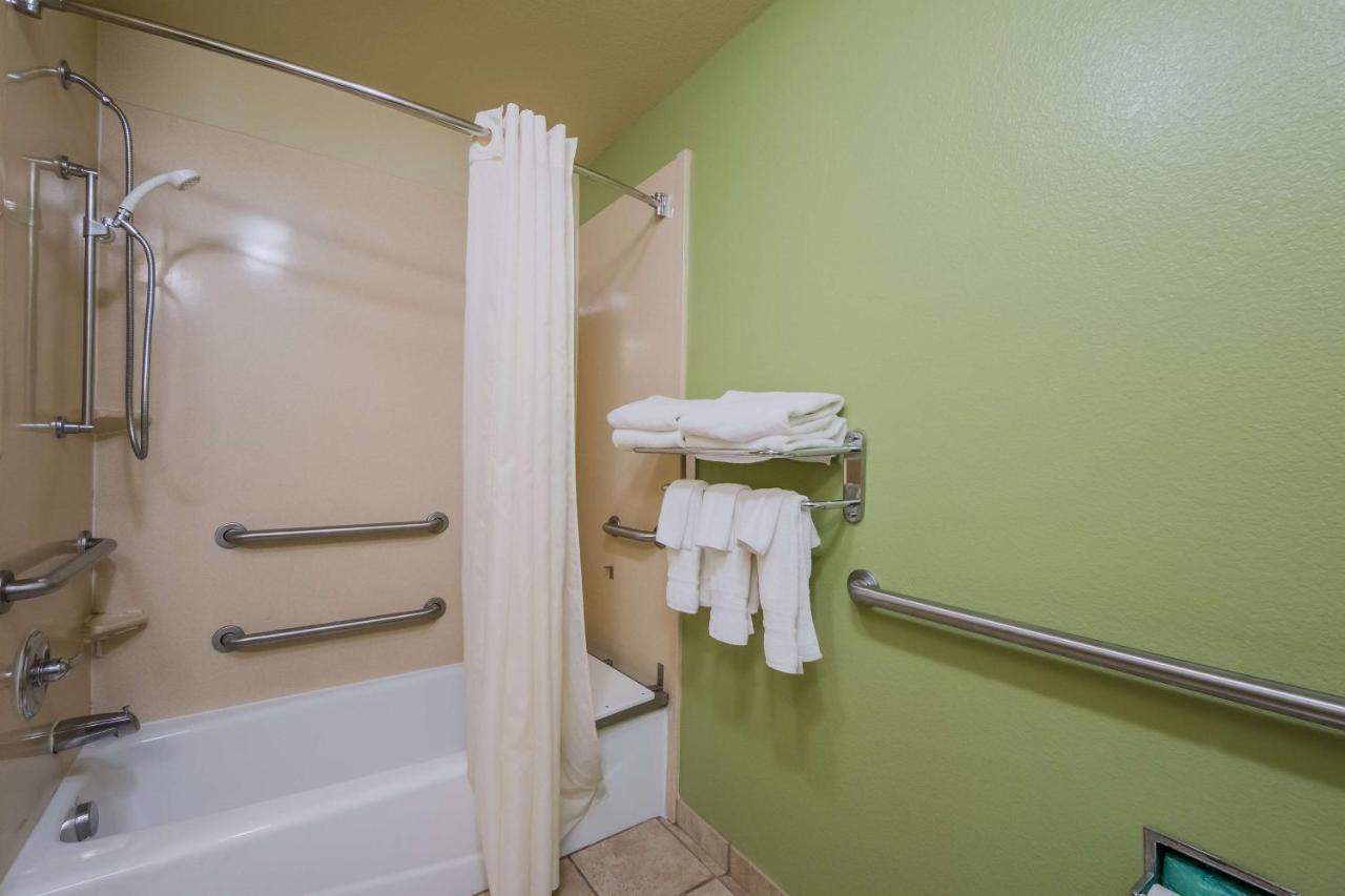 Surestay Plus Hotel By Best Western Near Seaworld Сан Антонио Екстериор снимка